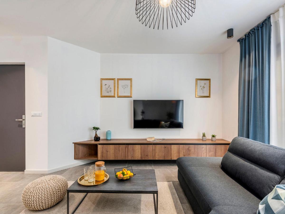 Holiday Home Villa Isabela - Prc423 By Interhome Nova Vas  ภายนอก รูปภาพ